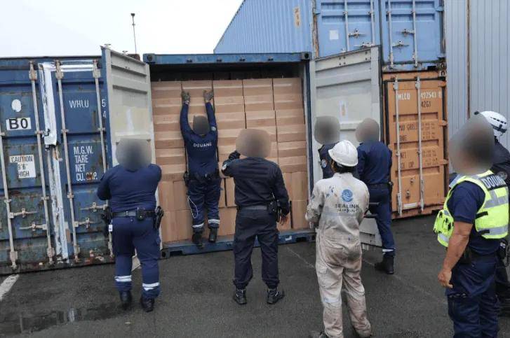 原創法國緊盯Shein，海關開箱檢查32萬個包裹25%違規