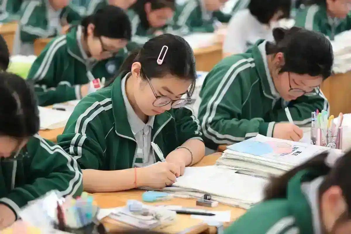 原創高考生注意，這些專業考不考研差距真的很大！