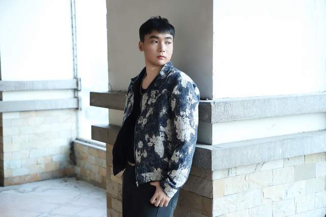 rookie：模特新銳，以汗水雕刻鏡頭鋒芒