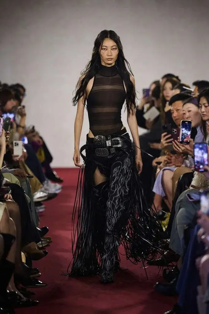 原創Markgong 2026春夏系列，強悍柔美，不羈的女性形象