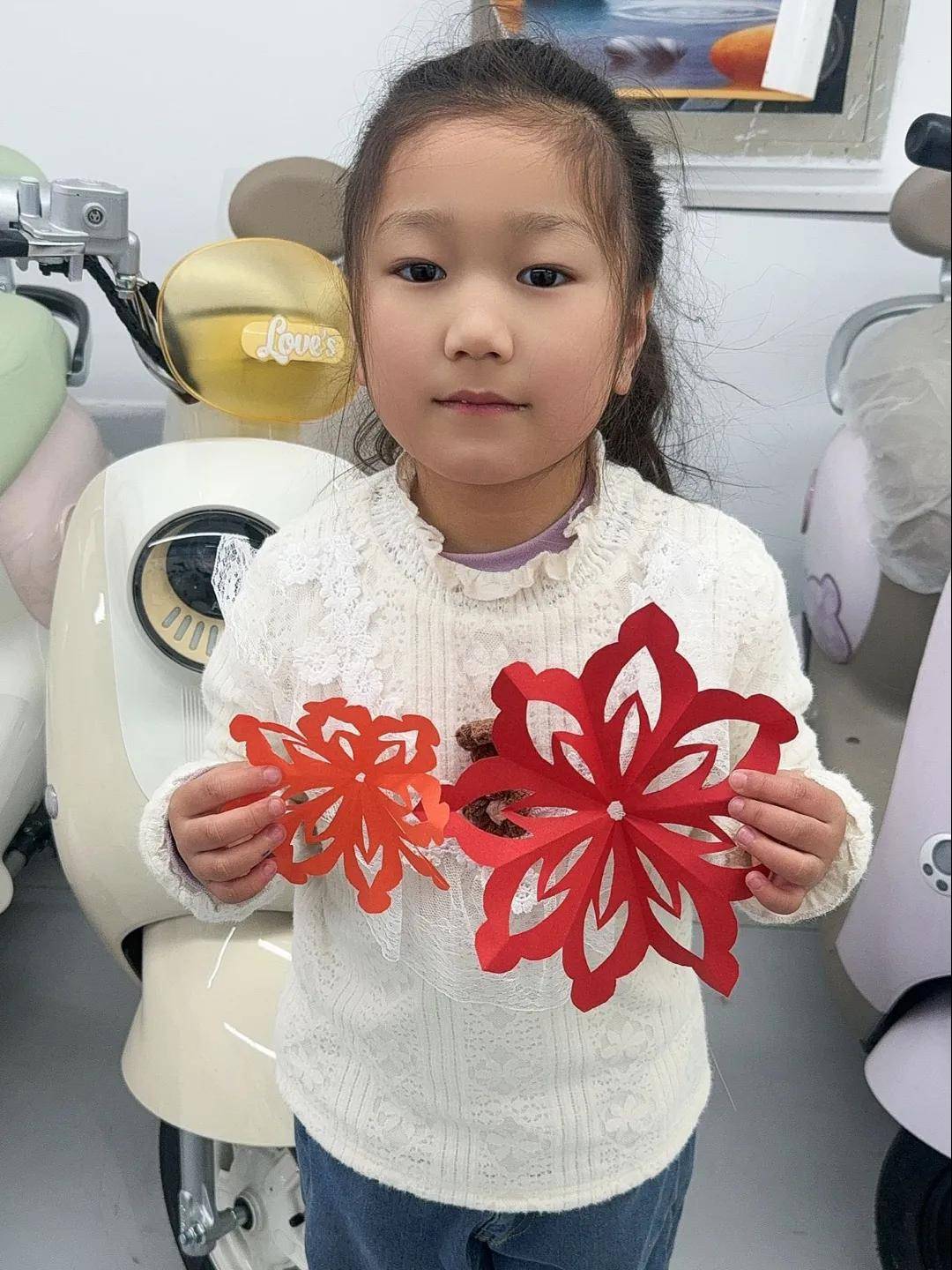 蘇州市三元實驗小學校開展“剪紙納福迎新春”活動