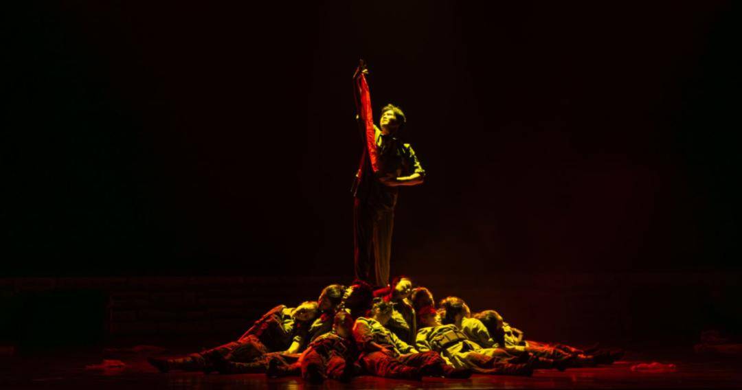 原創沂蒙精神代代傳｜臨沂職業學院大學生藝術團參與宣講活動臨沂市兩會專場