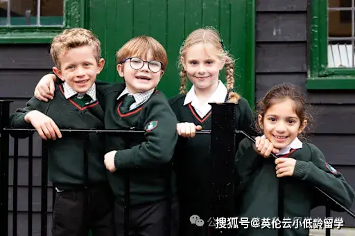 阿爾德羅預備學校(Aldro School)，離九大公學最近的預備小學。