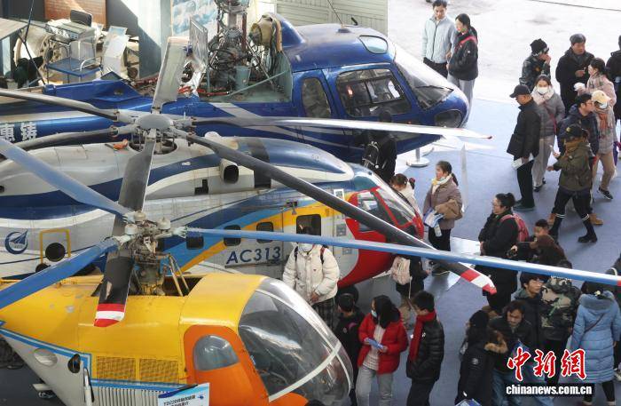 民眾走進南京航空航天大學體驗夢想與科技交匯之旅