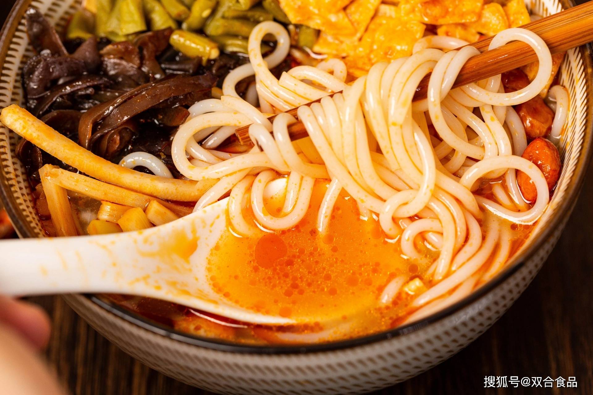 柳州都有什麼值得特意前來的特色？堪比貴州的地道美食，平替桂林的秀麗山水