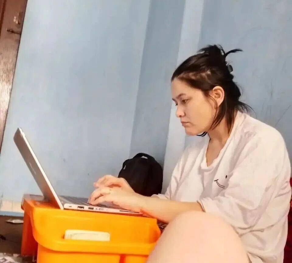 當阿富汗女性被禁止讀書，中國女性選擇回應！