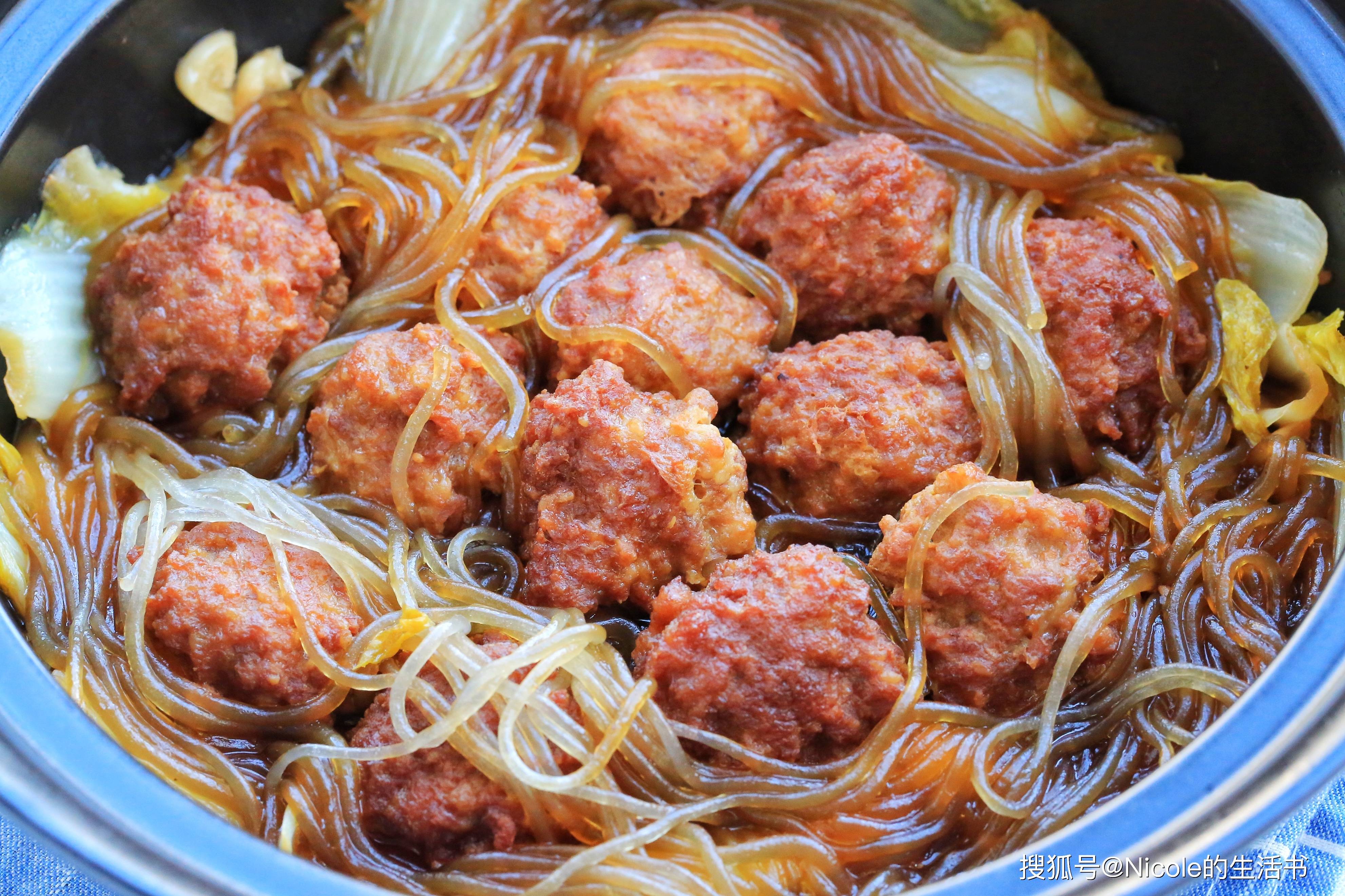 原創帶來無限暖意的秋冬美食：砂鍋白菜丸子煲