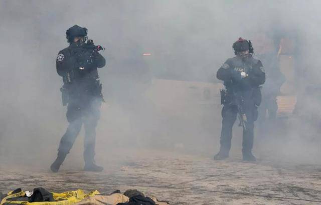 溫和措辭與強硬現實：明尼阿波利斯的移民執法張力