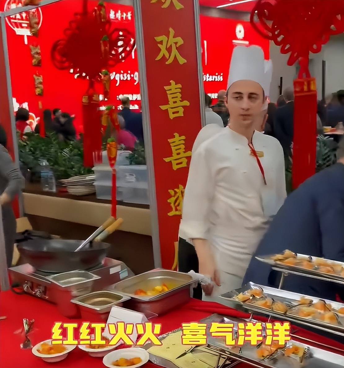 原創真喜慶！中國女排28歲王牌留洋土耳其過年曝光！吃美食看文藝表演