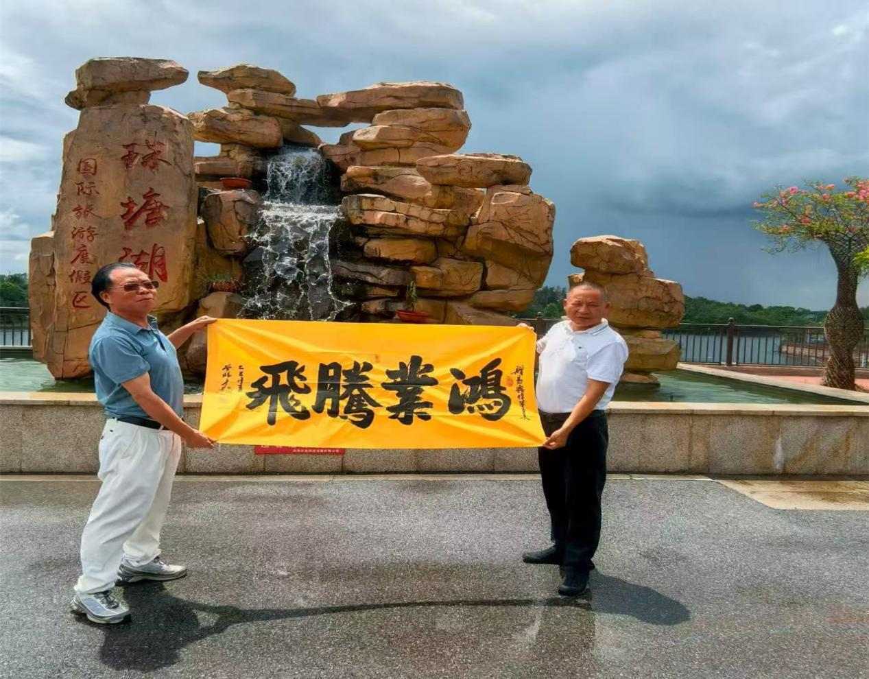 紮根人民 書法“五進”——曾昭才先生的藝術堅守與人民情懷