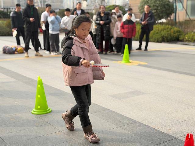 鄭州這所小學將開學前的收心會開在了社羣裡……