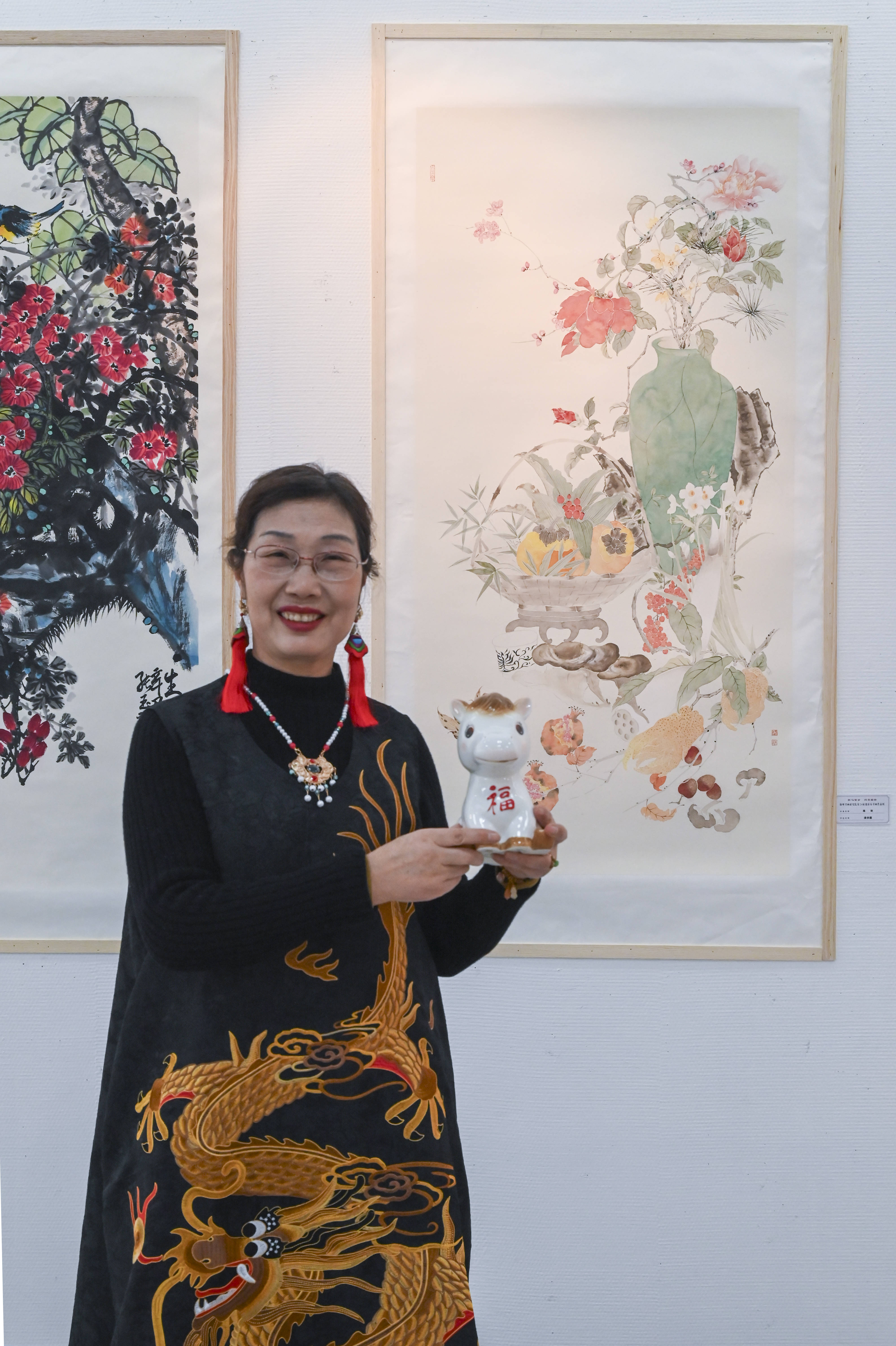 原創[文化揚州]歡天喜地迎馬年！當刺繡華服邂逅非遺與書畫