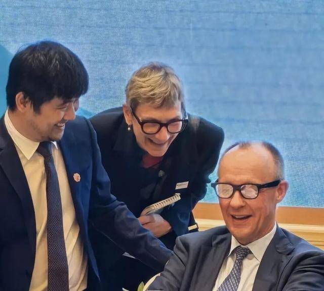 全國人大代表、浙江省省長劉捷：我們給德國總理推薦了一款AI眼鏡