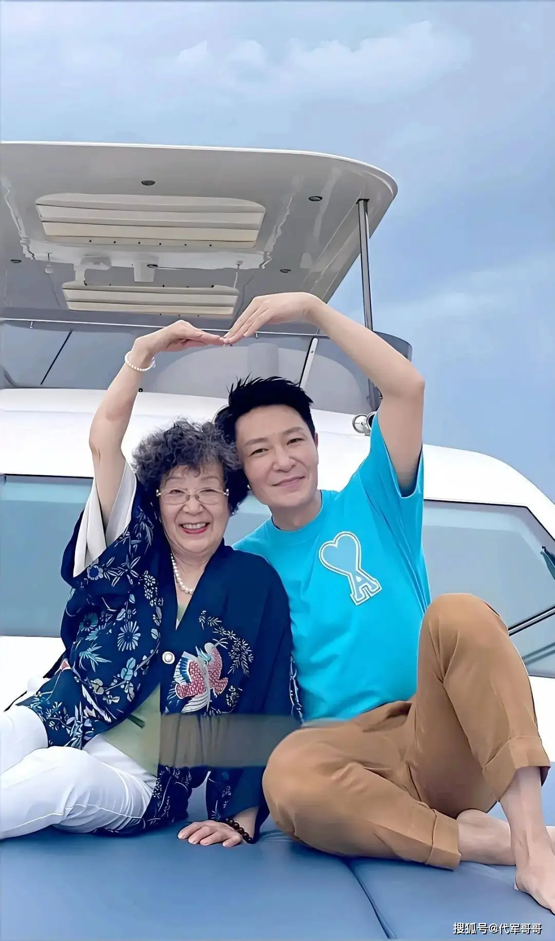 原創49歲李宗翰近況曝光！堅持不婚不育，如今與母親相依為命到處旅遊