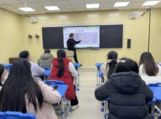 淄博市博山區四十畝地小學舉辦青年教師成長營培訓會