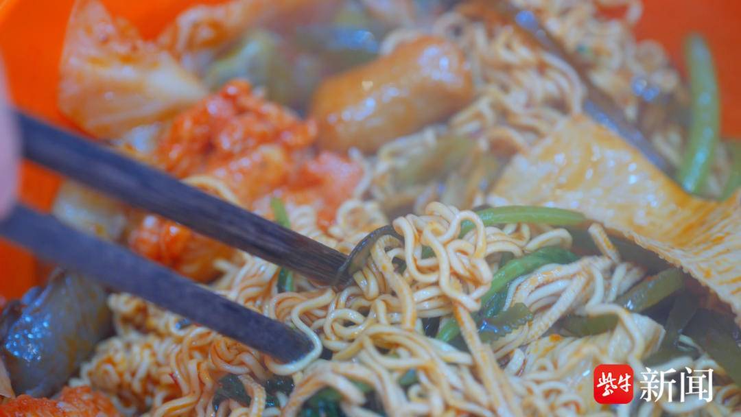 影片｜在一家店就能吃遍“一條街” 南京新民路美食街共享選單上線