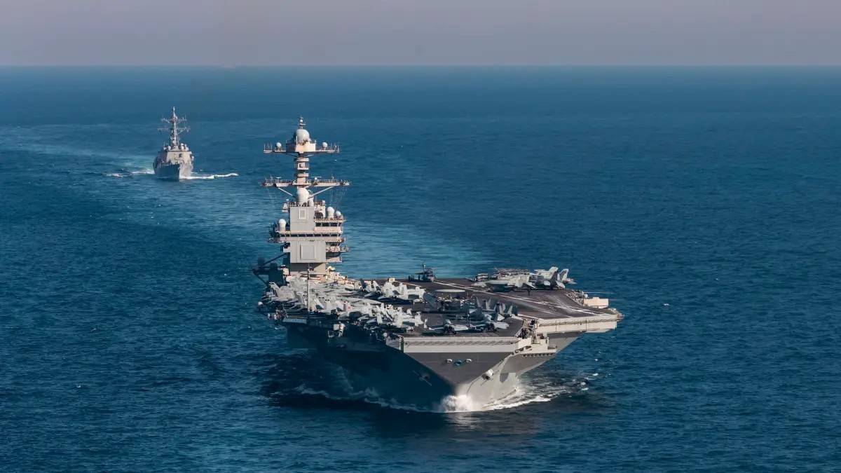 原創大火燒超30小時！福特號內部慘狀曝光，600人只能睡地板