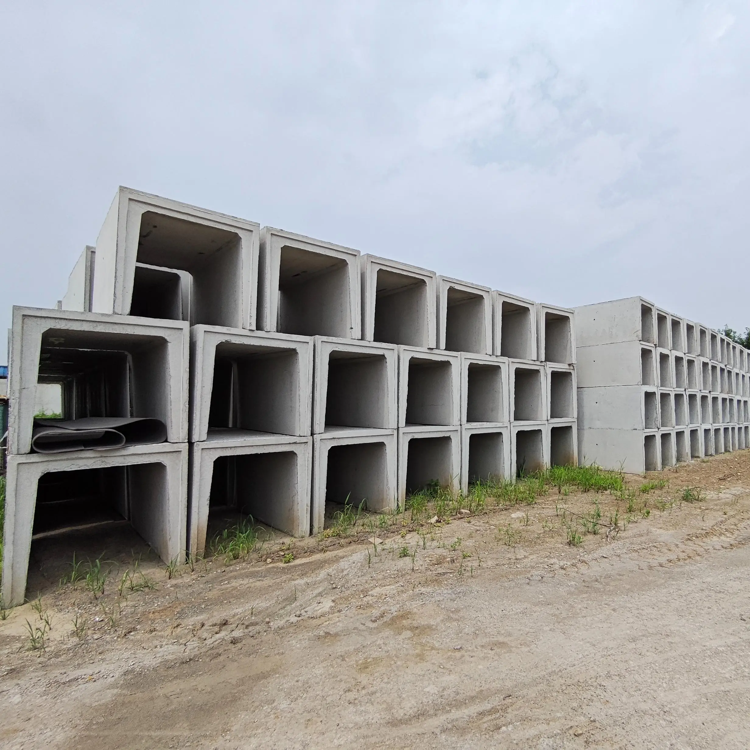 口碑好的水泥製品廠家推薦瀋陽市東陵區浩洋水泥製品廠，主營水泥排水槽、水泥管等，品質可靠