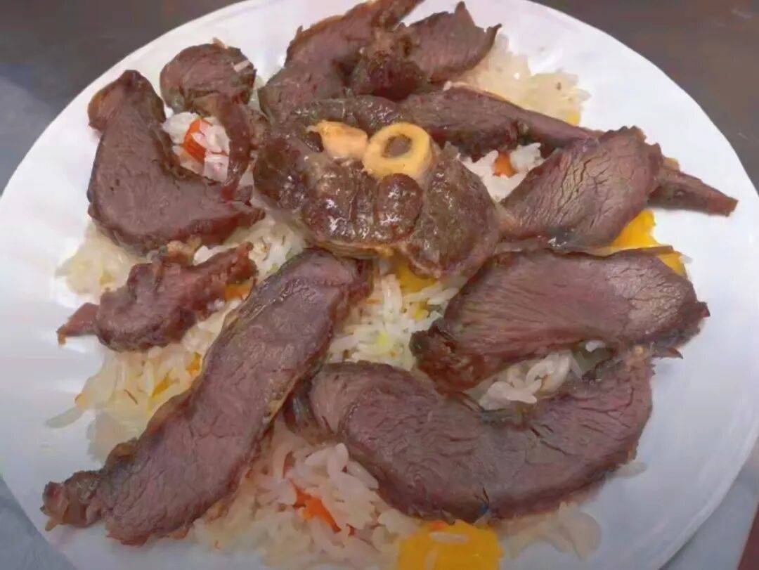 治癒西餐、24小時江湖菜、26年老店……博樂這份美食地圖收藏好！