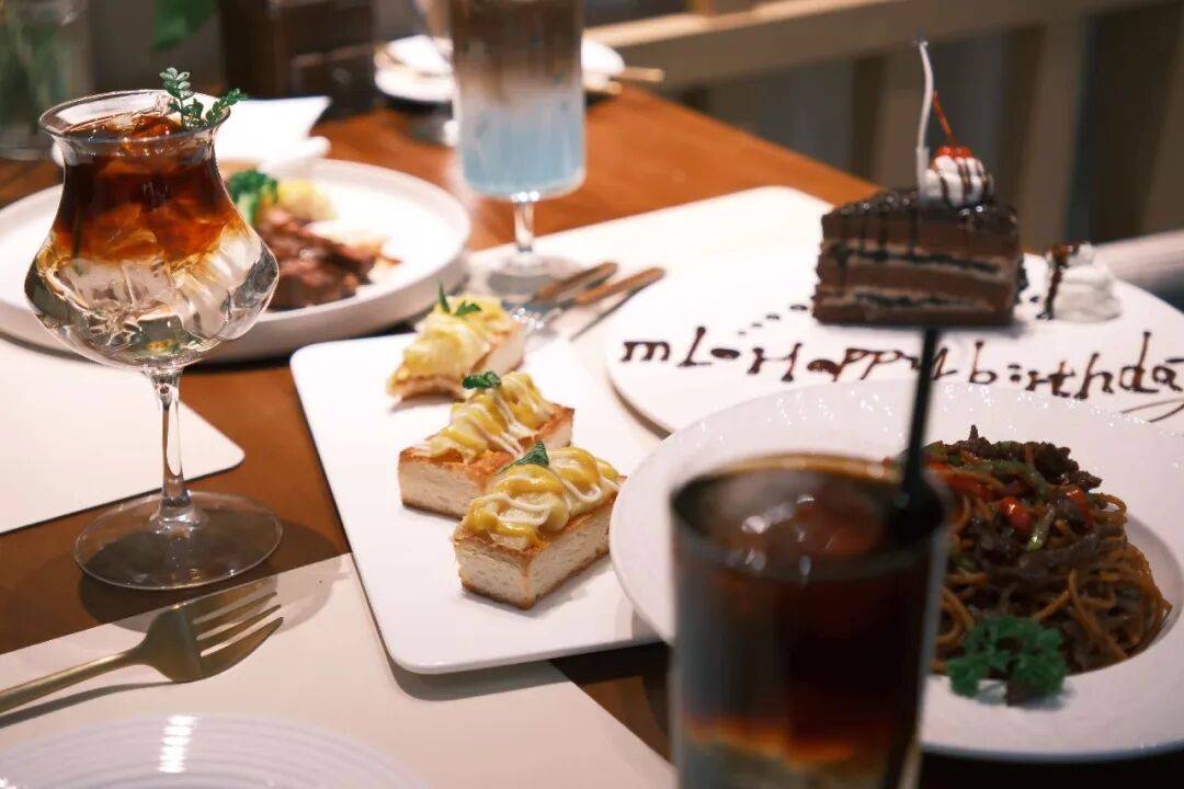 治癒西餐、24小時江湖菜、26年老店……博樂這份美食地圖收藏好！