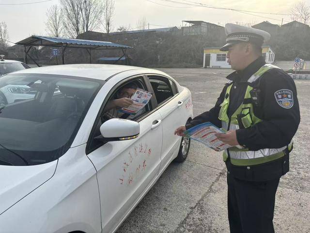 鶴壁交管支隊一大隊交通安全宣傳進駕校