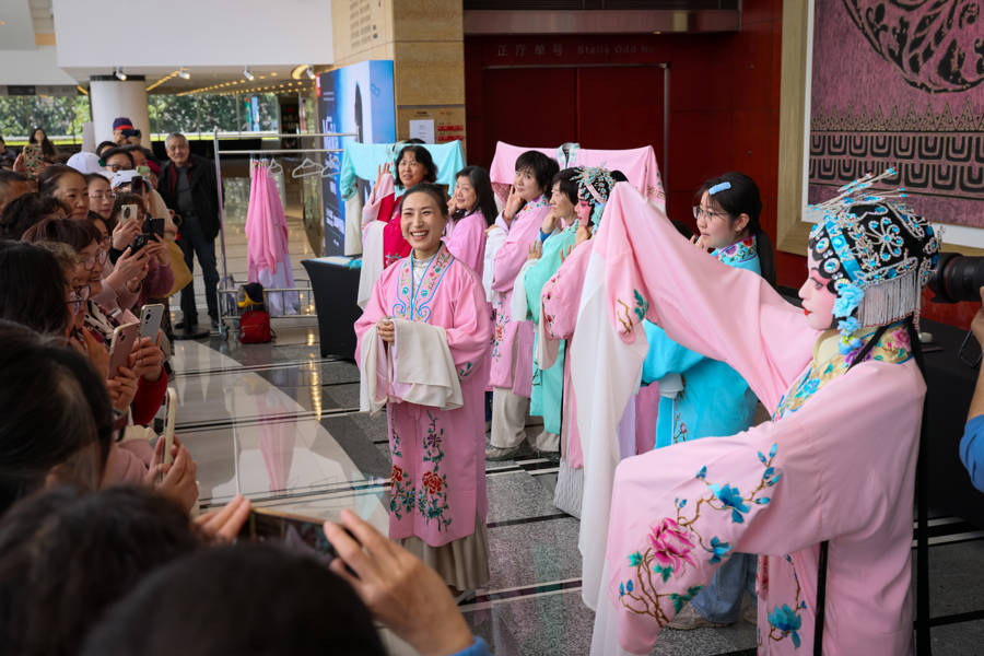 上海大劇院開啟藝術體驗日，一步跨入“流動戲劇花園”
