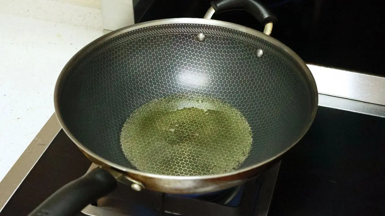 原創女性朋友頭髮大把大把的掉或面臨“禿頭”困擾？與哪些因素有關？