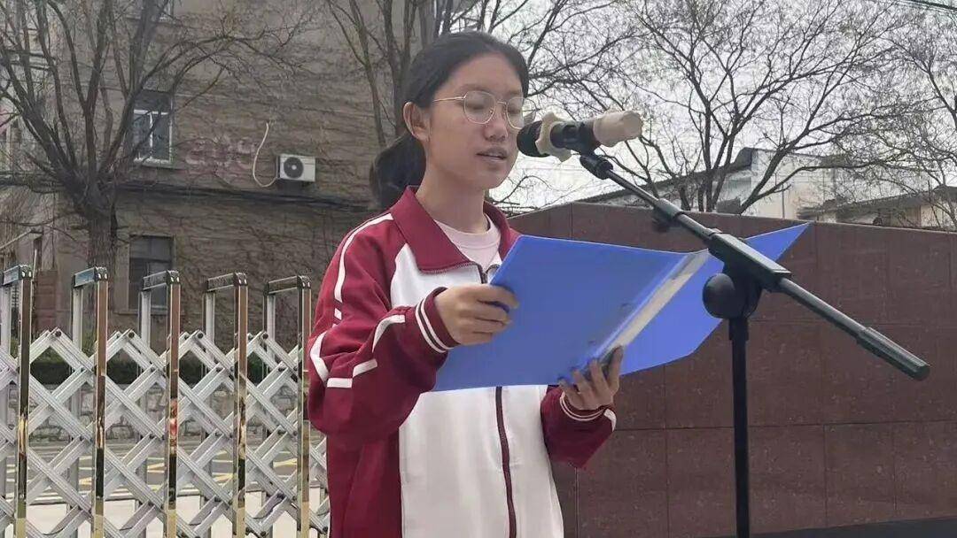 清明祭英烈 薪火永相傳——濟南市萊蕪第一中學初中部（魯礦中學）舉行清明主題升旗儀式