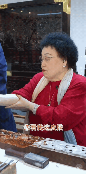 原創陳麗華頂奢收藏，從鴿血紅到天價帝王綠手鐲，都比不上她看家之寶