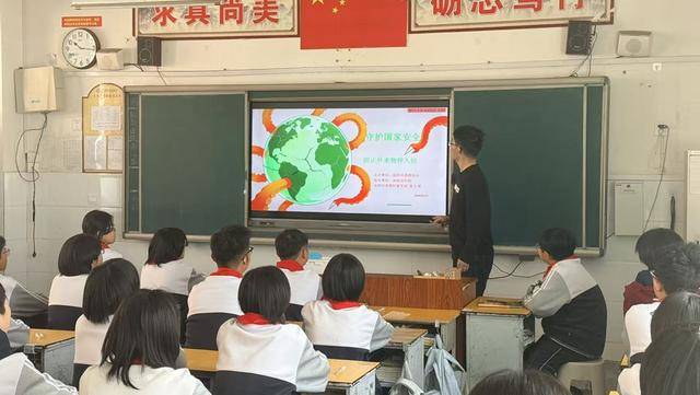 湯陰縣委國安辦、縣科協走進中學開展國家安全教育專題講座