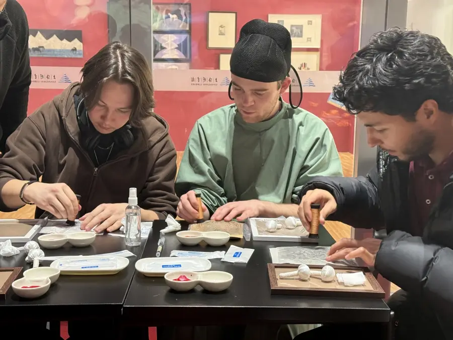 外國留學生怎麼慶祝春節？當然是帶著爸媽來上海