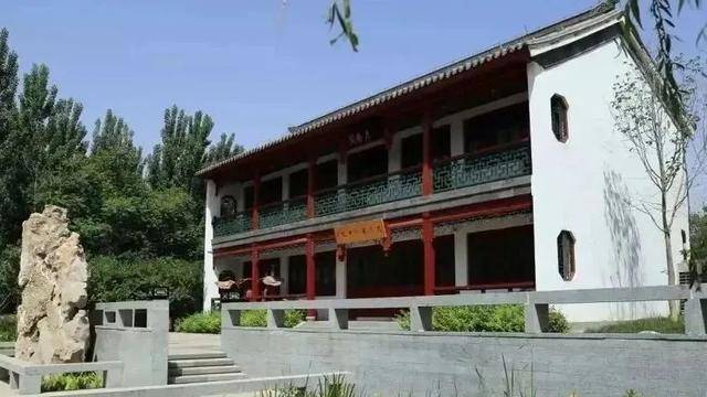 賞花親水、美食購物！跑完副馬，慢享春日好時光