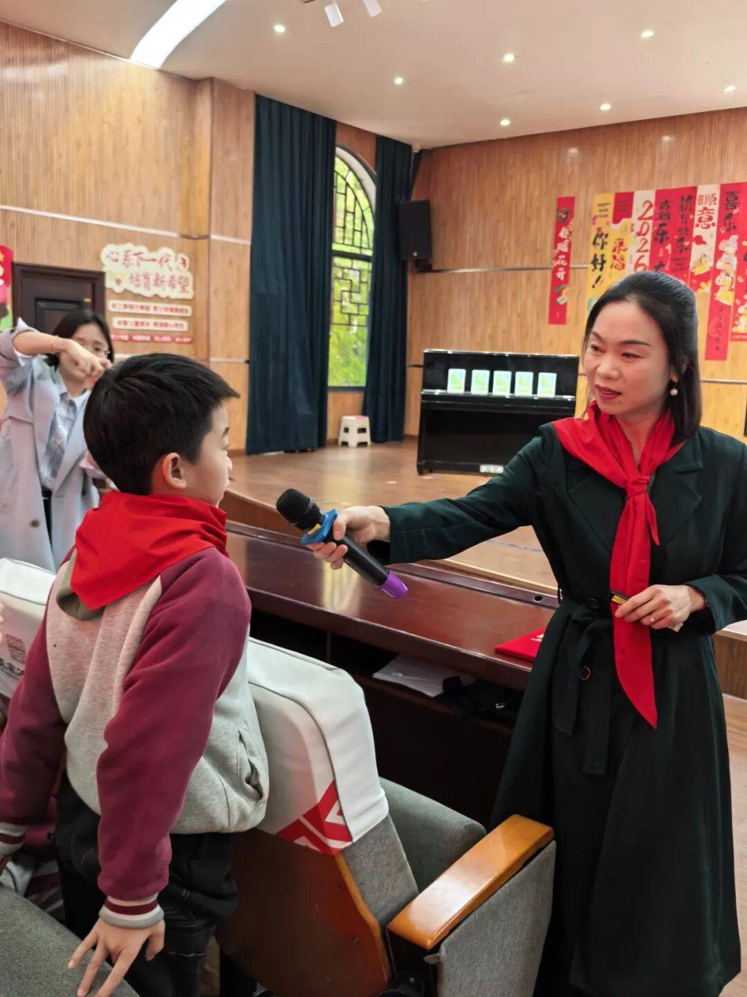 名家進校園，書香伴成長｜《草長鶯飛》作者趙燕飛走進雨花區王家衝小學