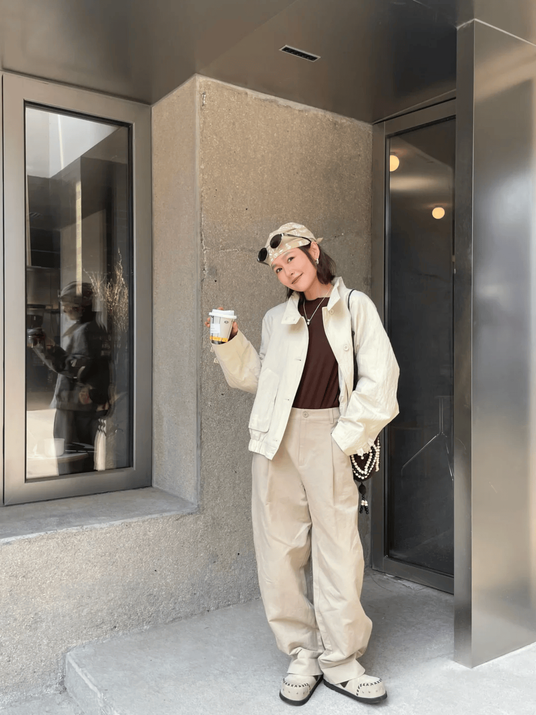 40歲女性的初夏穿搭，鬆弛感才是最高階的精緻