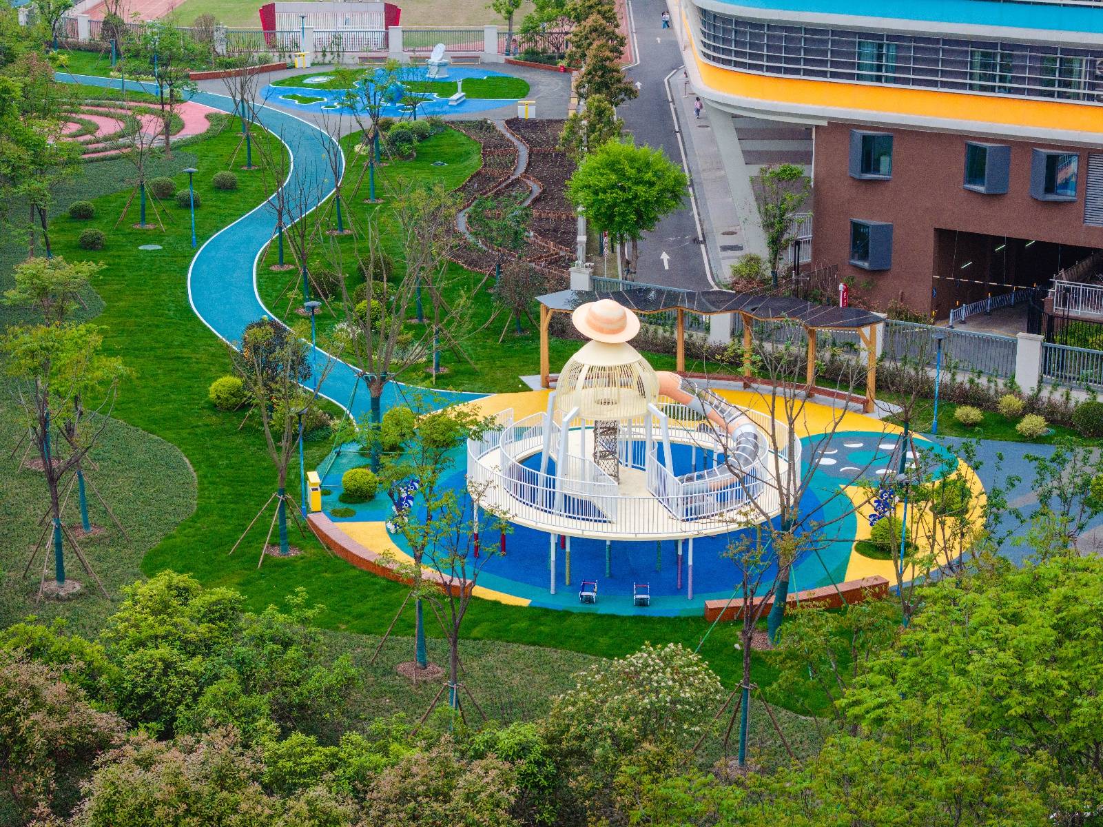 童趣點亮城市邊角地！武漢小學生親手設計鐵路旁“星河公園”