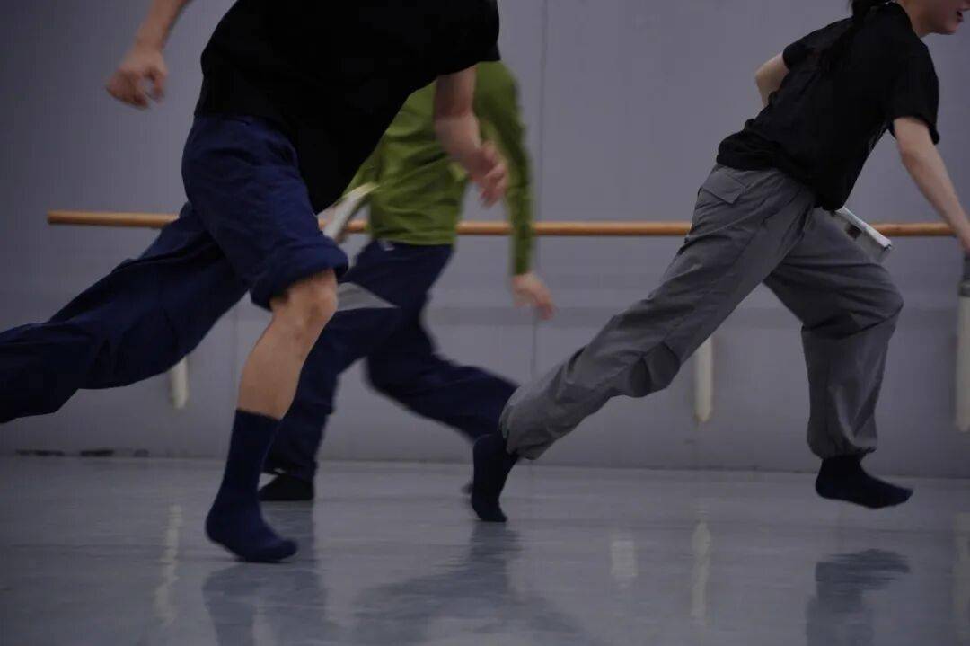 肢體戲劇《變形計》|或許，最強的反抗，是終於停止表演。