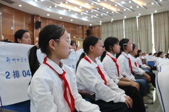 鄭州大學實驗小學邀優秀學子返校“傳經送寶”