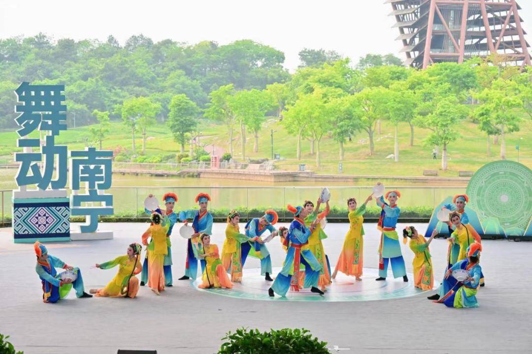 原創臨沂市原創舞蹈《喝面葉新唱》亮相“舞動南寧”全國群眾舞蹈邀請展演