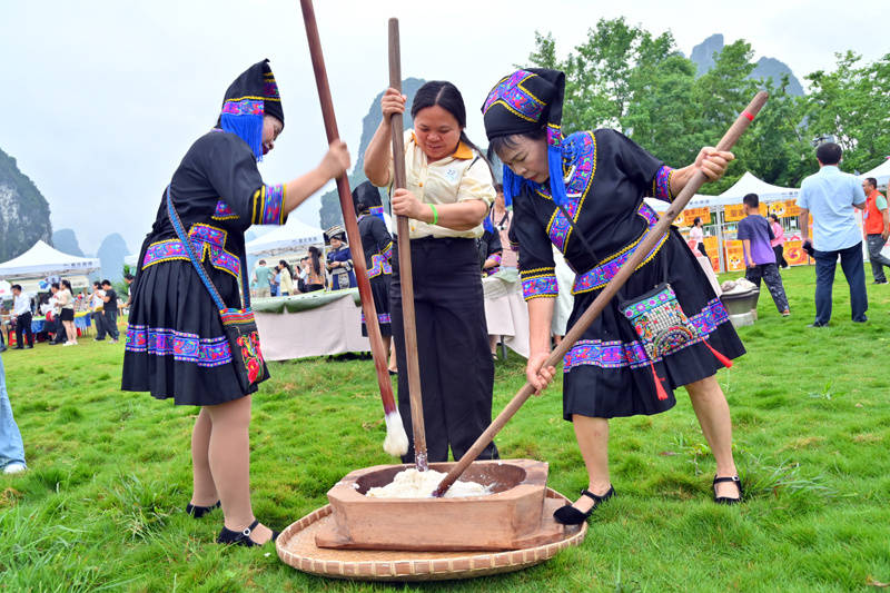大新縣“三月三”非遺美食文創展人氣爆棚