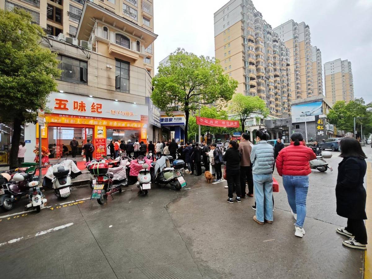 寧睡地板也要當老闆？虧了80萬又砸了40萬，安徽小夥從頭再來