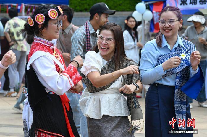 多國留學生昆明共慶國際中文日：中文點亮多彩夢想
