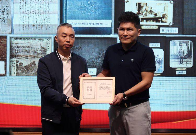 包含日軍士兵私人相簿、信函，一批侵華鐵證被捐贈至重慶圖書館