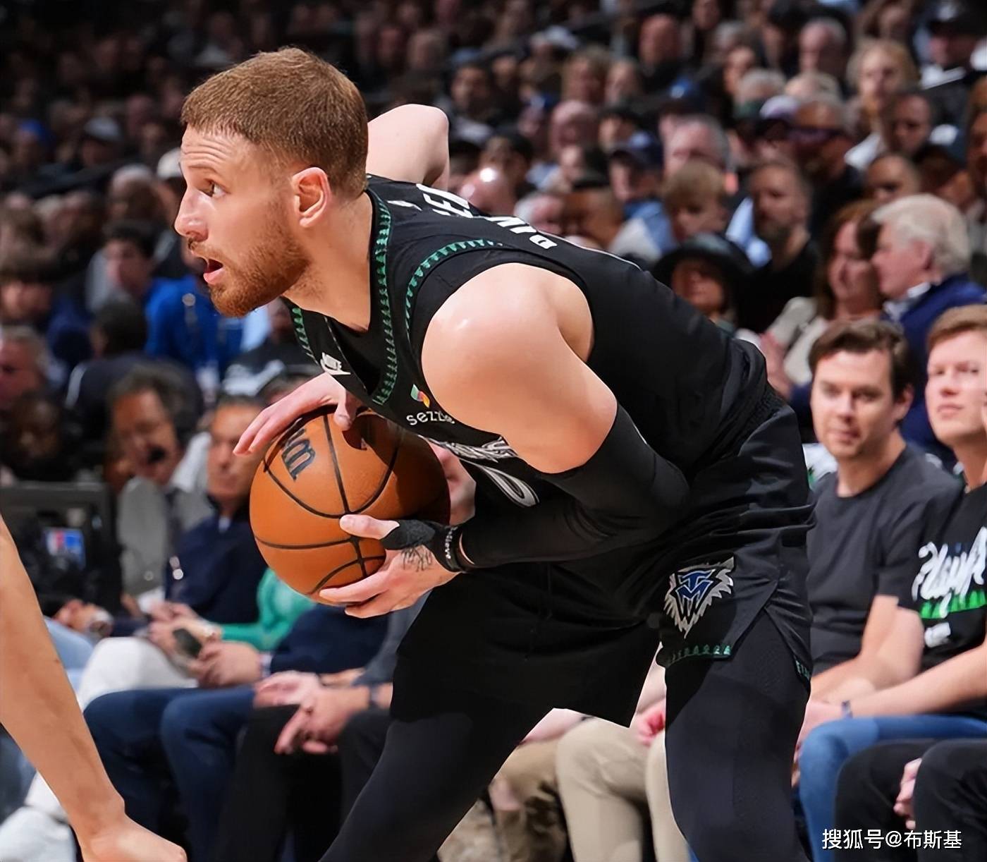 原創華子左膝重傷退賽！拍地板那一幕看哭多少人，迪文琴佐報銷重擊