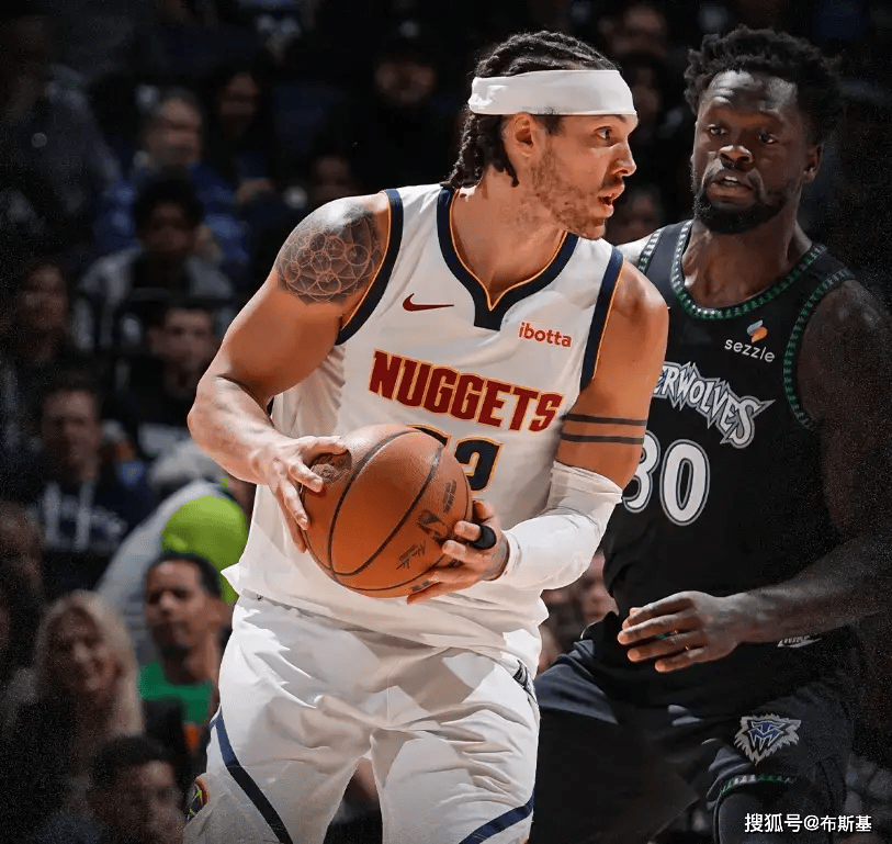 原創華子左膝重傷退賽！拍地板那一幕看哭多少人，迪文琴佐報銷重擊