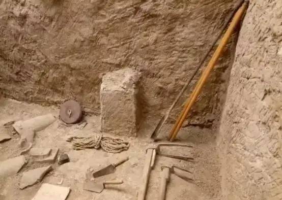 原創白天房產大亨，晚上摸金校尉，河南房產大佬梁鑫的鬼吹燈人生